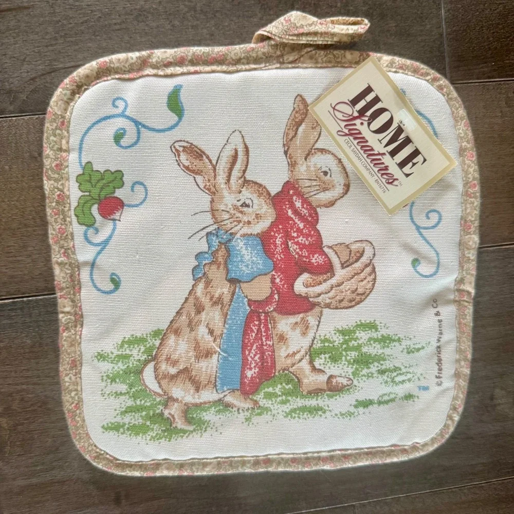 Beatrix Potter Peter Rabbit Tie Towel and Pot Holder Set NWT Cottagecore